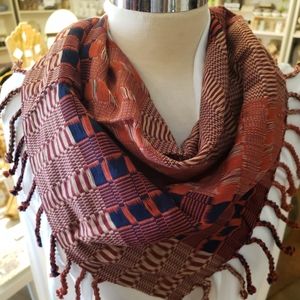 handmade scarf woven in waist loom technique, made